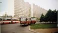 Rok 1998: V Praze stále jezdí kloubové autobusy Ikarus, třeba na lince 177 s konečnou na Poliklinice Mazurská. Roční kupon zdražil na 3400 korun.