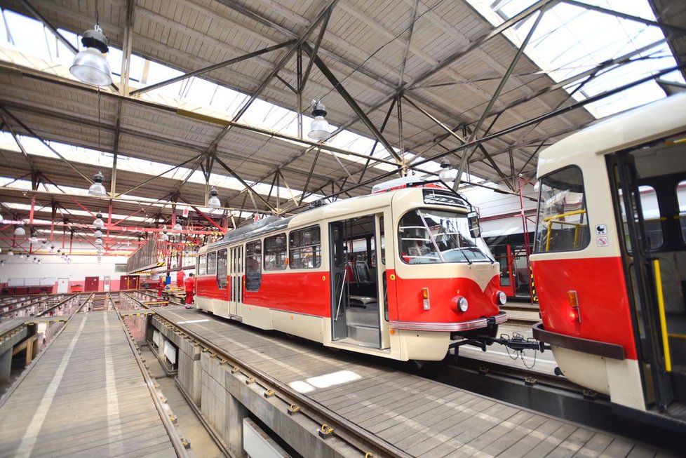 Do Prahy přivezli modernizovanou tramvaj T3.