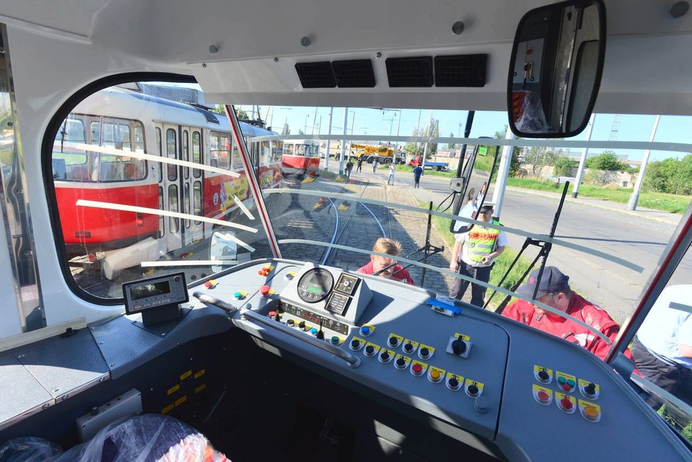 Do Prahy přivezli modernizovanou tramvaj T3.