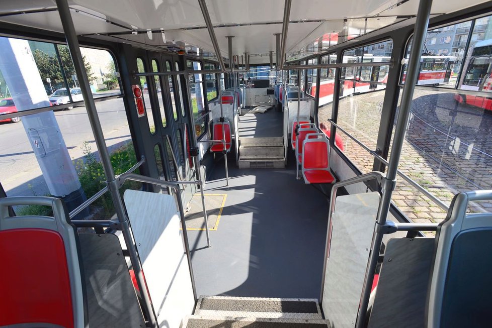 Do Prahy přivezli modernizovanou tramvaj T3.