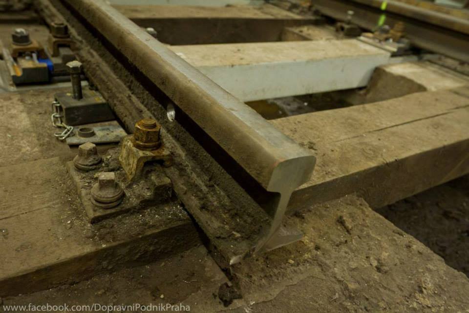 DPP vyměňuje pražce v pražském metru pravidelně už několik let-