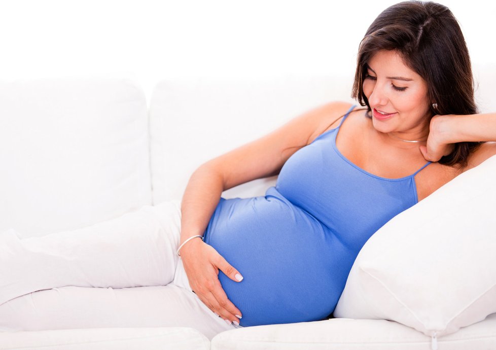 Těhotenství každý rok ukončí 20 tisíc Češek.