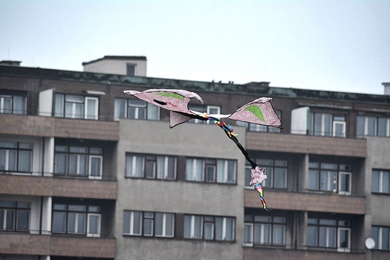 Drakiáda na Letné přilákala rodiny s dětmi. Ratolesti si více užívaly foukání bublin.