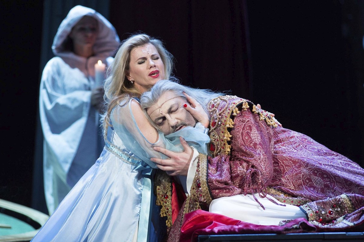 Hůlka a Machálková jako Dracula a Lorraine, 2015