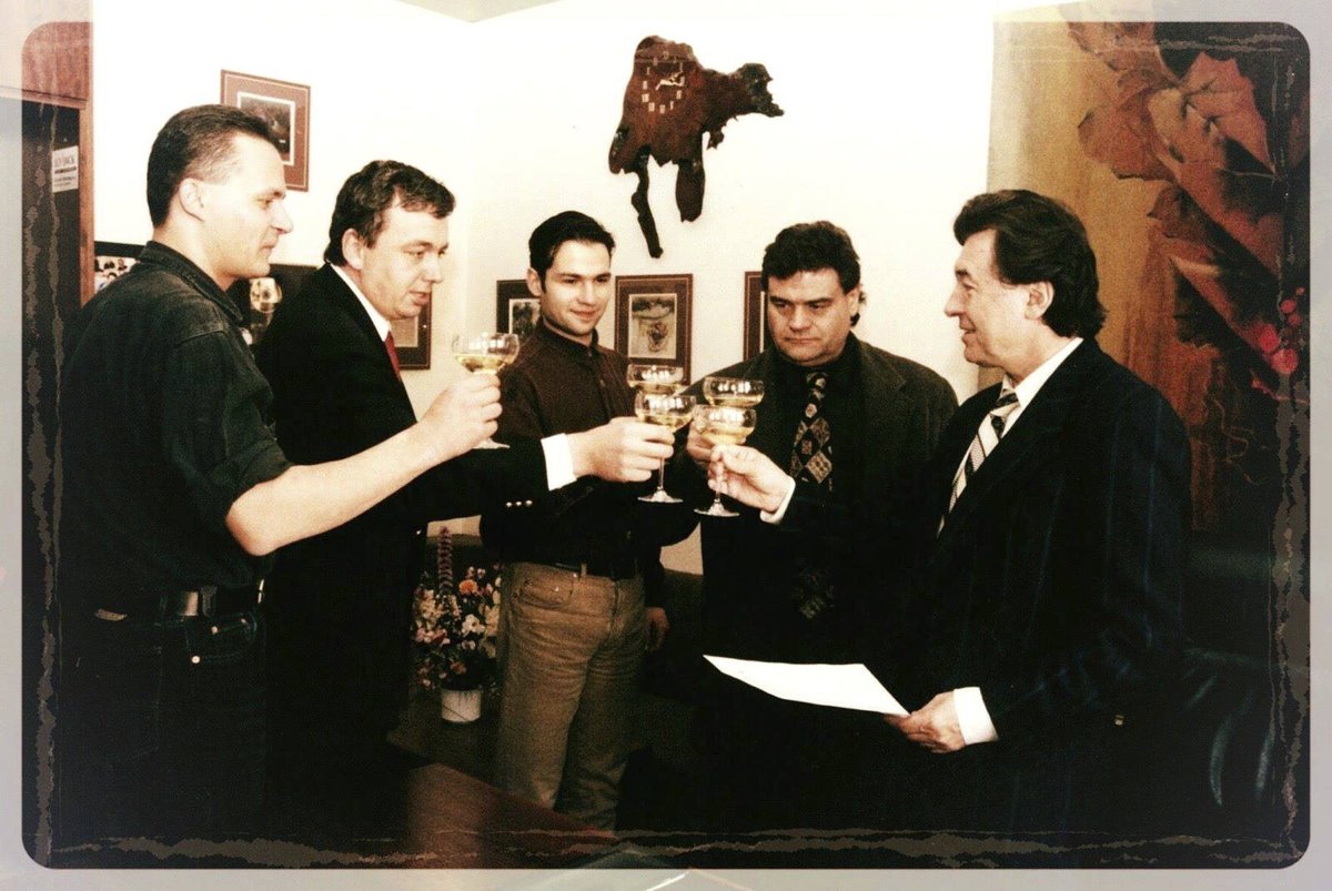 1996: Oslava aprílového obsazení Karla Gotta do role Draculy.