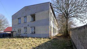 V ubytovně na Lounsku zemřelo dítě.