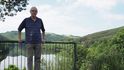 Jiří Drahoš na své chatě u Kamýku nad Vltavou Jiří Drahoš na své chatě u Kamýku nad Vltavou