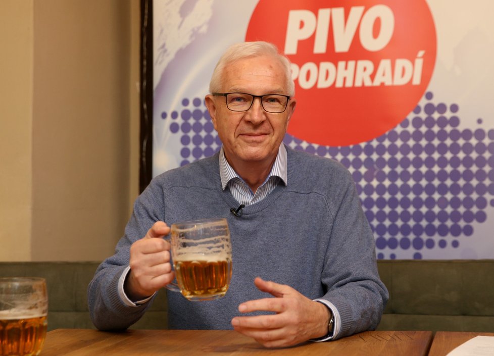 Jiří Drahoš na Pivu v podhradí v restauraci Kotleta.