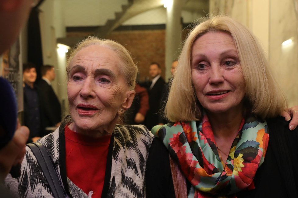 Olga Sommerová (vpravo) ve štábu Jiřího Drahoše.