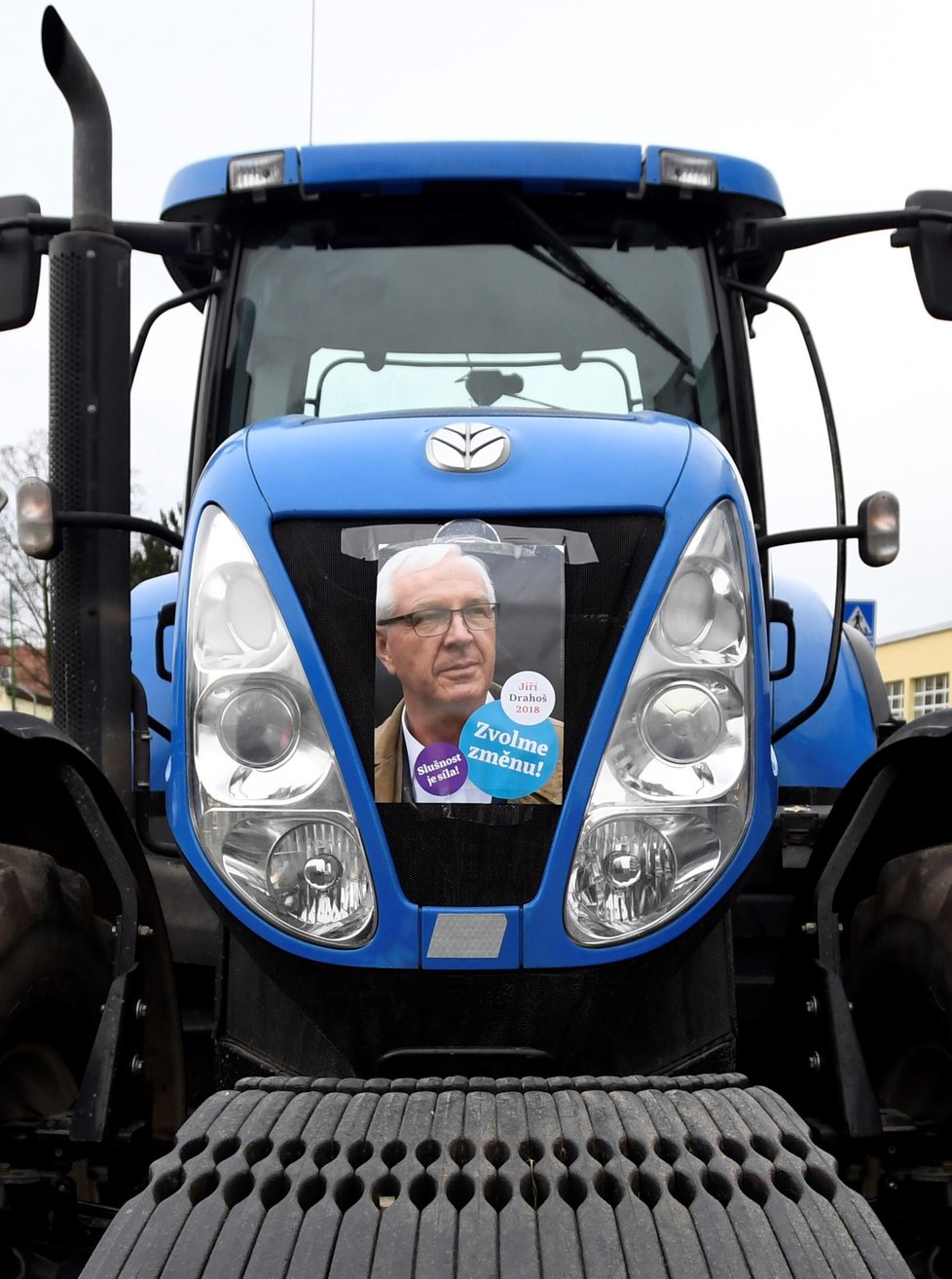 Drahoše do Prahy přijeli podpořit soukromí zemědělci s traktory