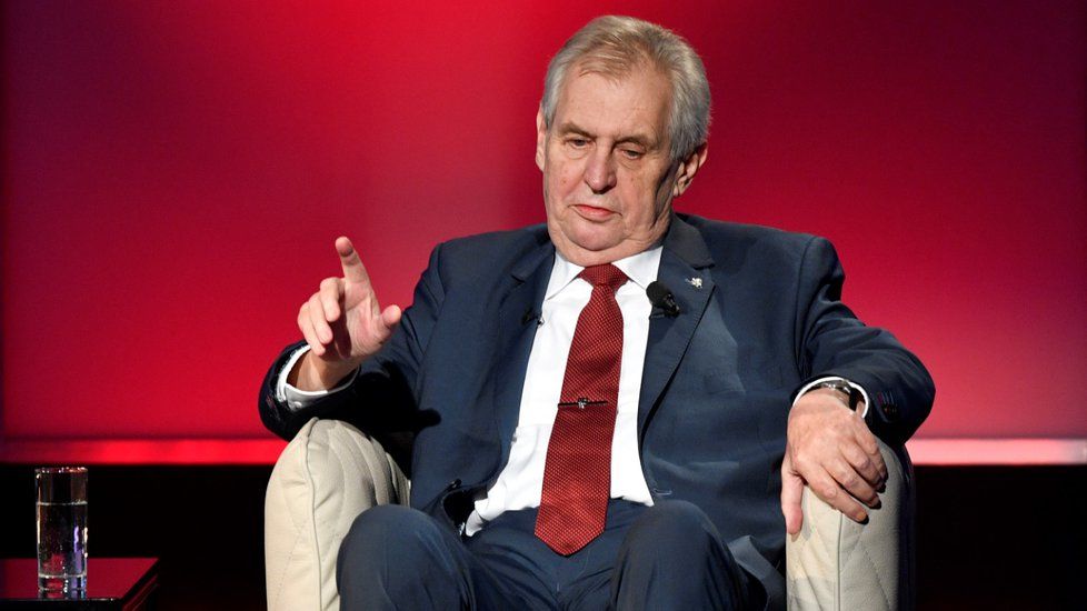 Prezident Miloš Zeman svého soupeře Jiřího Drahoše nešetřil.