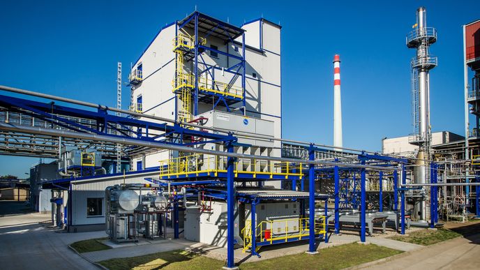 Chemička Draslovka Holding chce postavit tři fabriky. Vynaloží zhruba 250 milionů dolarů, kolem 5,5 miliardy korun.