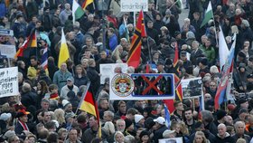 V Drážďanech vyšli do ulic příznivci protiuprchlického hnutí Pegida. (Ilustrační foto)