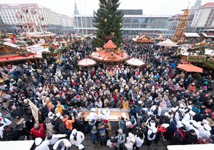 Tradiční štólové slavnosti na oblíbených vánočních trzích v Drážďanech (3. 12. 2022)
