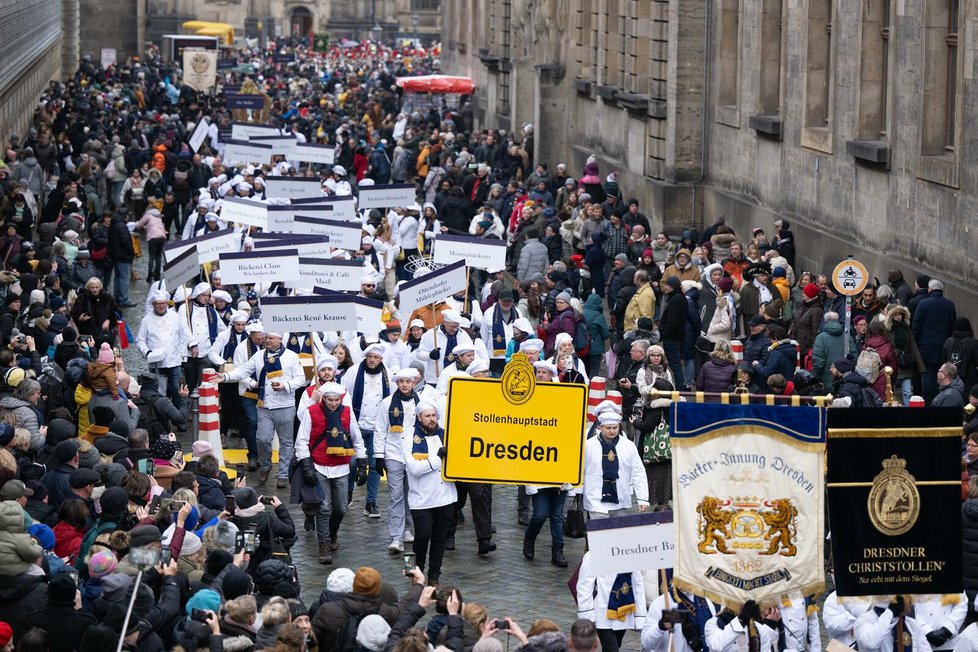 Tradiční štólové slavnosti na oblíbených vánočních trzích v Drážďanech (3.12.2022)