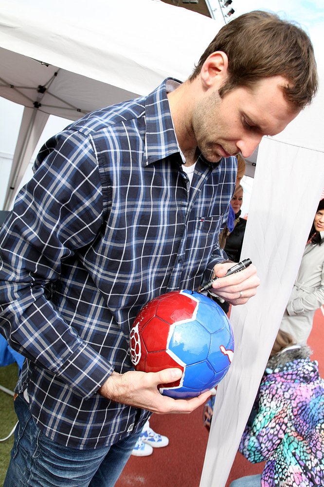 Petr Čech je jedním ze členů Dream Teamu, který může pomoci zejména mladým sportovcům