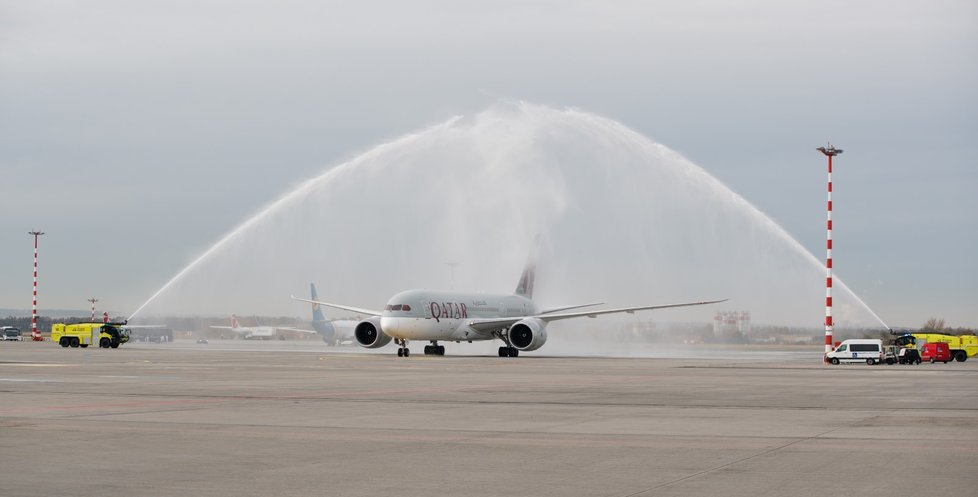 Na pražském letišti přistál Boeing 787 Dreamliner.