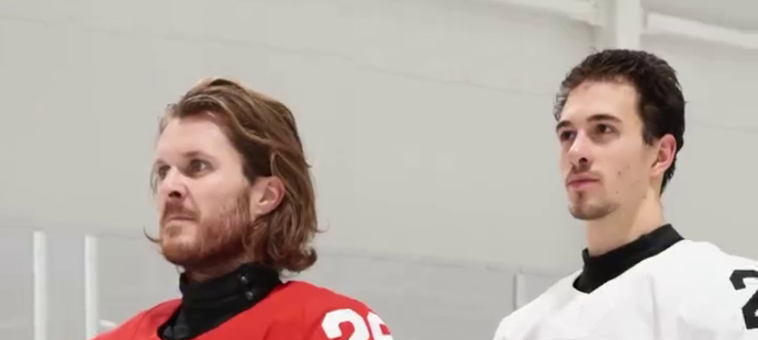 Švýcaři použili pro představení olympijské sady hokejových dresů video.