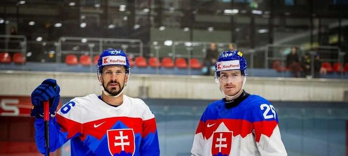 Aby zpoza pompézního znaku vylézaly jejich majestátní hory? Dokonalost!