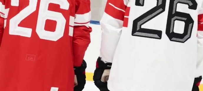 Švýcaři použili pro představení olympijské sady hokejových dresů video.