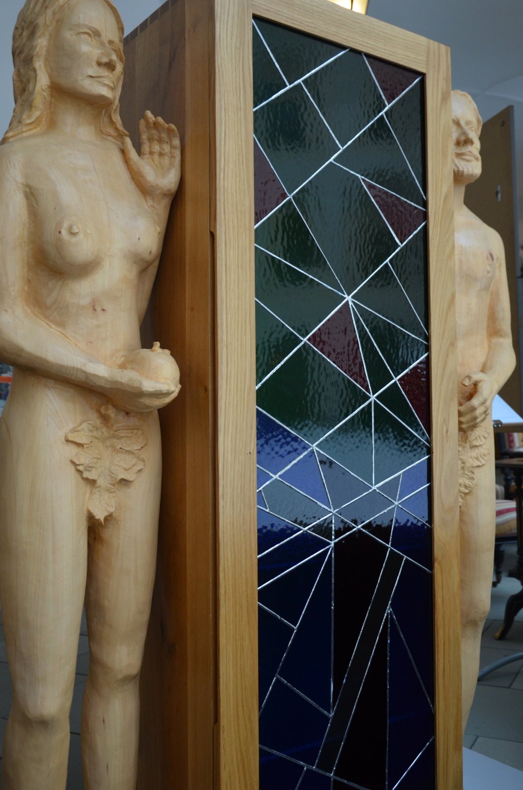 V Holešově studenti vystavují dokonalé řemeslo. Jejich práce jsou k vidění v prosklených arkádách holešovického zámku.