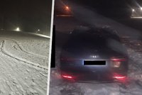 Mladík (21) v audině driftoval v lyžařském areálu: Zdevastoval tratě a zapadl do mokřadu
