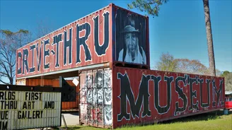 Tato bizarní drive-thru v Česku nenajdete. Kterou službu byste u nás uvítali? Tato bizarní drive-thru v Česku nenajdete. Kterou službu byste u nás uvítali?