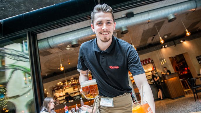 Restaurace L&#39;Osteria v budově DRN na Národní třídě.