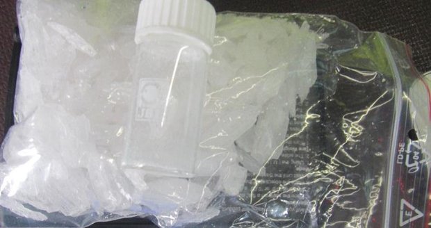 Celníci vyhmátli auta s drogami: Marihuana byla ukrytá v krabičce první pomoci