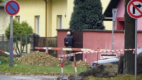15:01 - ...a za pár minut třetí. Za 22 minut měli dealeři slušně vyděláno
