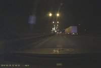 VIDEO: Noční honička na Jižní spojce! Zběsilý řidič měl zákaz řízení, v autě vezl drogy
