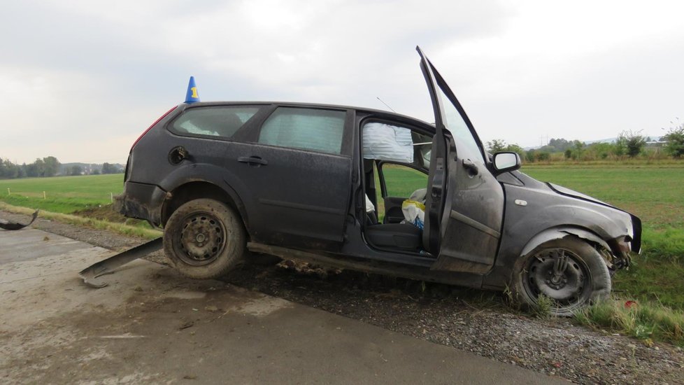 Nikdy neměl řidičák, před jízdou se posilnil drogama. Hazardér (25) ve fordu ve středu jel po D2 v protisměru, nakonec skončil v příkopě.