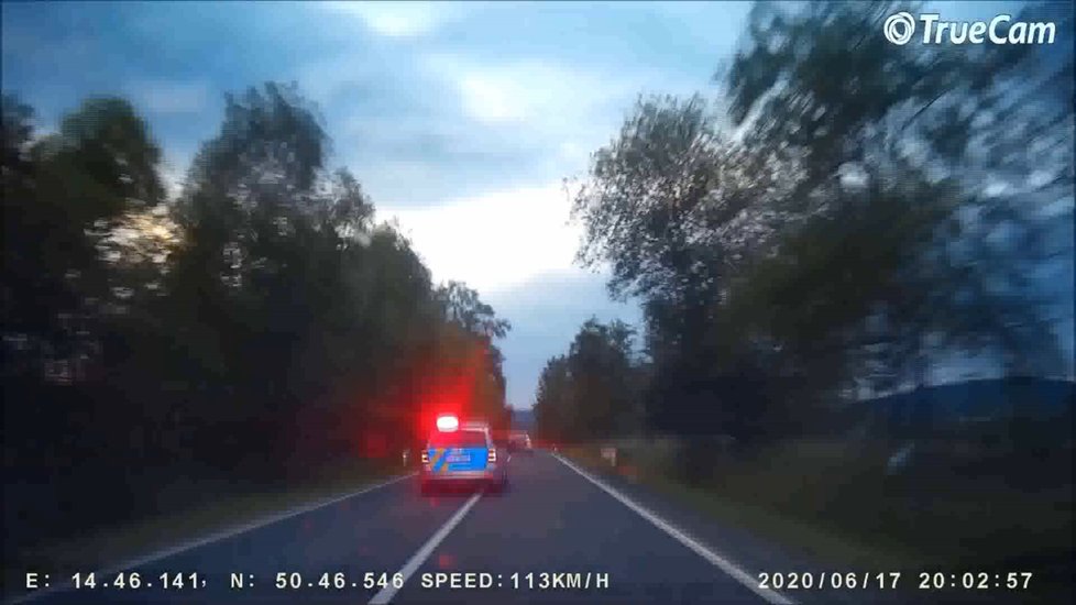 Policistům na Českolipsku ujížděl zdrogovaný řidič.