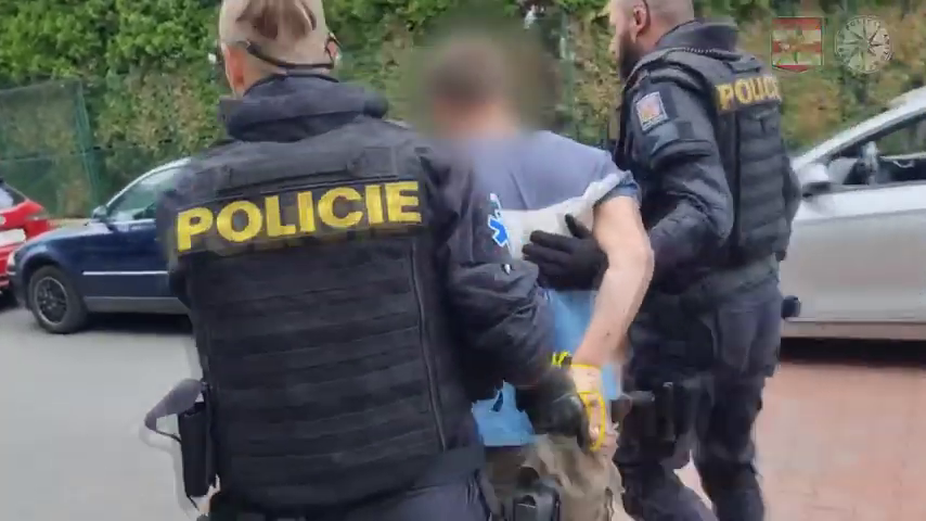 Brňan (51) se nepoučil, dál vyráběl a prodával ve svém bytě pervitin. Kšeft mu tento týden překazila policejní zásahová jednotka. Na vysoký trest si počká ve vazbě.