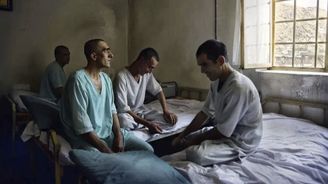 Dvanáct cest do Kábulu, jeden silný fotopříběh. Fotograf ukázal život drogově závislých Afghánců Dvanáct cest do Kábulu, jeden silný fotopříběh. Fotograf ukázal život drogově závislých Afghánců