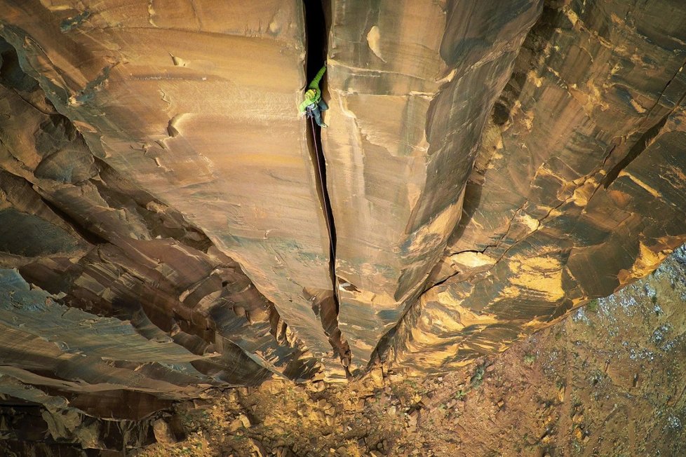 1. místo kategorie sport: Horolezci na skále Moab rock, USA