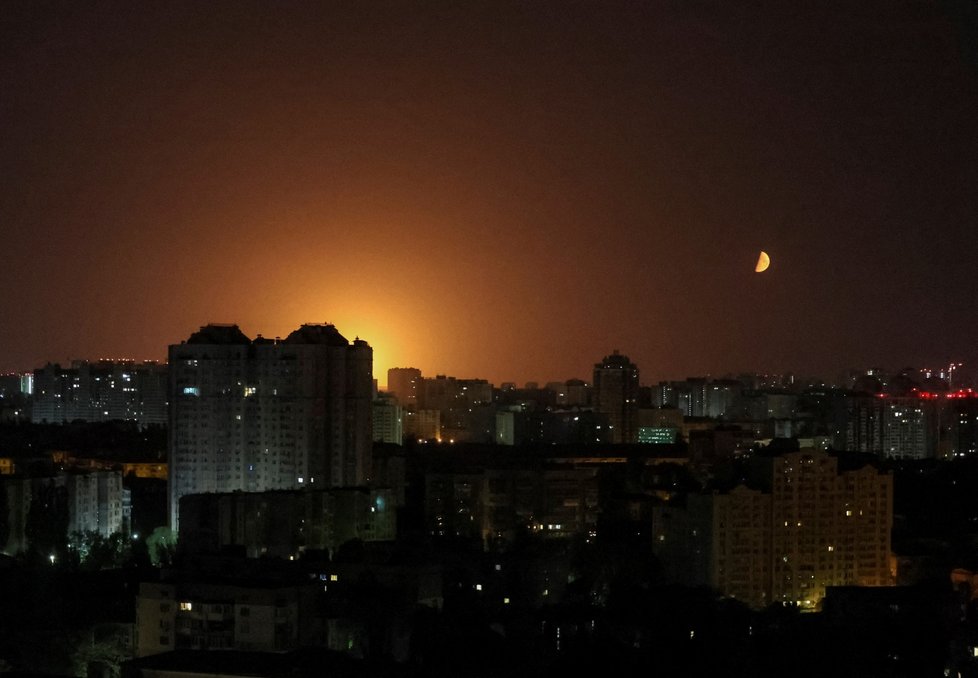 Noční dronový útok na Kyjev (28. 5. 2023).