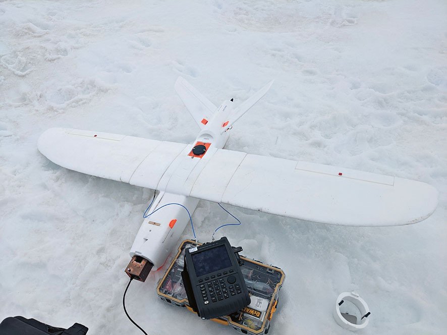 Polární dron Peregrine lze snadno z ruky, podobně jako jiné civilní i vojenské typy