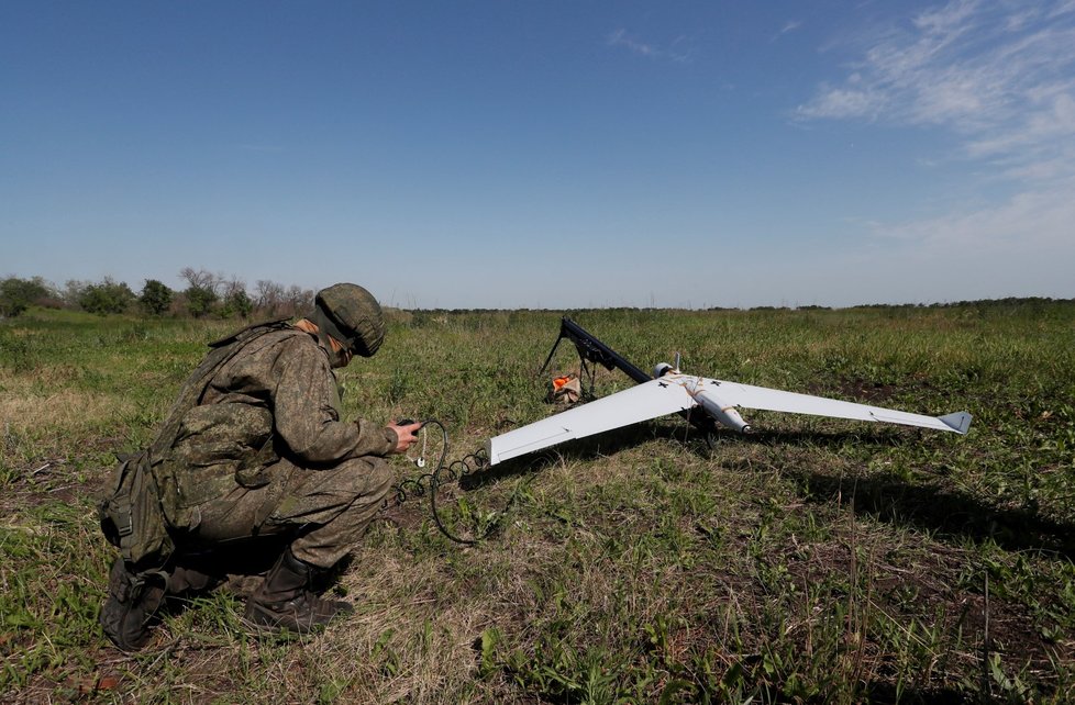 Vypouštění průzkumného dronu ruské armády