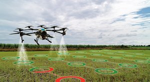 Zemědělec s vrtulemi: Dron pohlídá les a ošetří pole