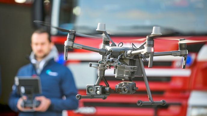 Lidé v Česku loni nakoupili meziročně výrazně více dronů než o rok dříve. Zároveň ale stouply i za  porušování předpisů.