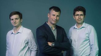 Nepotřebuje zkušeného pilota ani GPS. Český dron zaujal v Německu a míří z laboratoře do byznysu Nepotřebuje zkušeného pilota ani GPS. Český dron zaujal v Německu a míří z laboratoře do byznysu