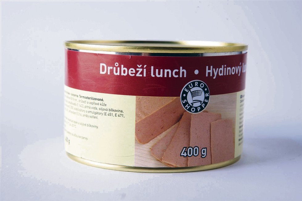 Drůbeží lunch obsahuje většinou i vepřové kůže.