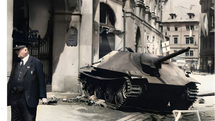 Německé samohybné dělo Hetzer, zničené obránci Staroměstské radnice pancéřovou pěstí 8. května