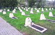 Hřbitov sovětských vojáků v Hustopečích. Sem byla těla po válce přesunuta.
