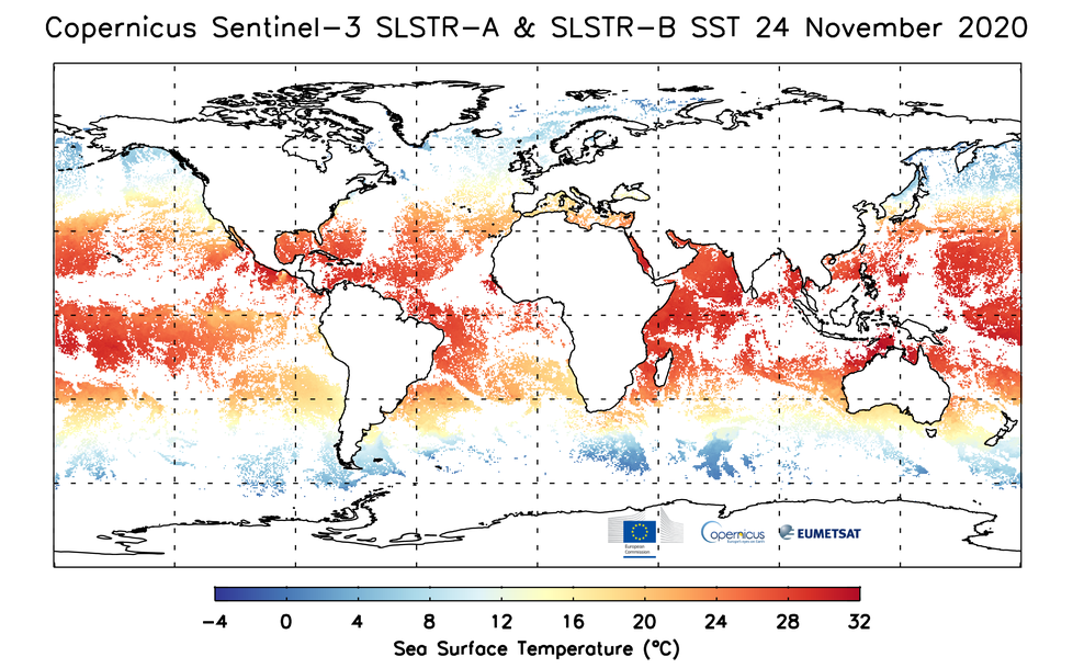 Teploty moří podle evropské družice Sentinel.