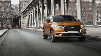 DS 7 Crossback oficiálně: Umí skenovat nerovnosti na silnici!