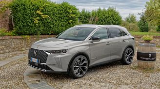 DS vede dvojí boj. Nová generace vozů rozhodne o všem DS vede dvojí boj. Nová generace vozů rozhodne o všem