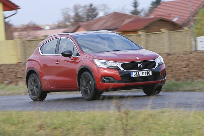 DS4 Crossback 1.6 BlueHDi AT6