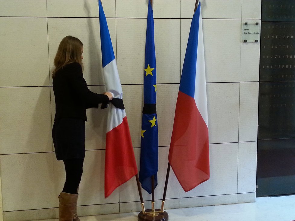 Vlajky Francie, EU a České republiky